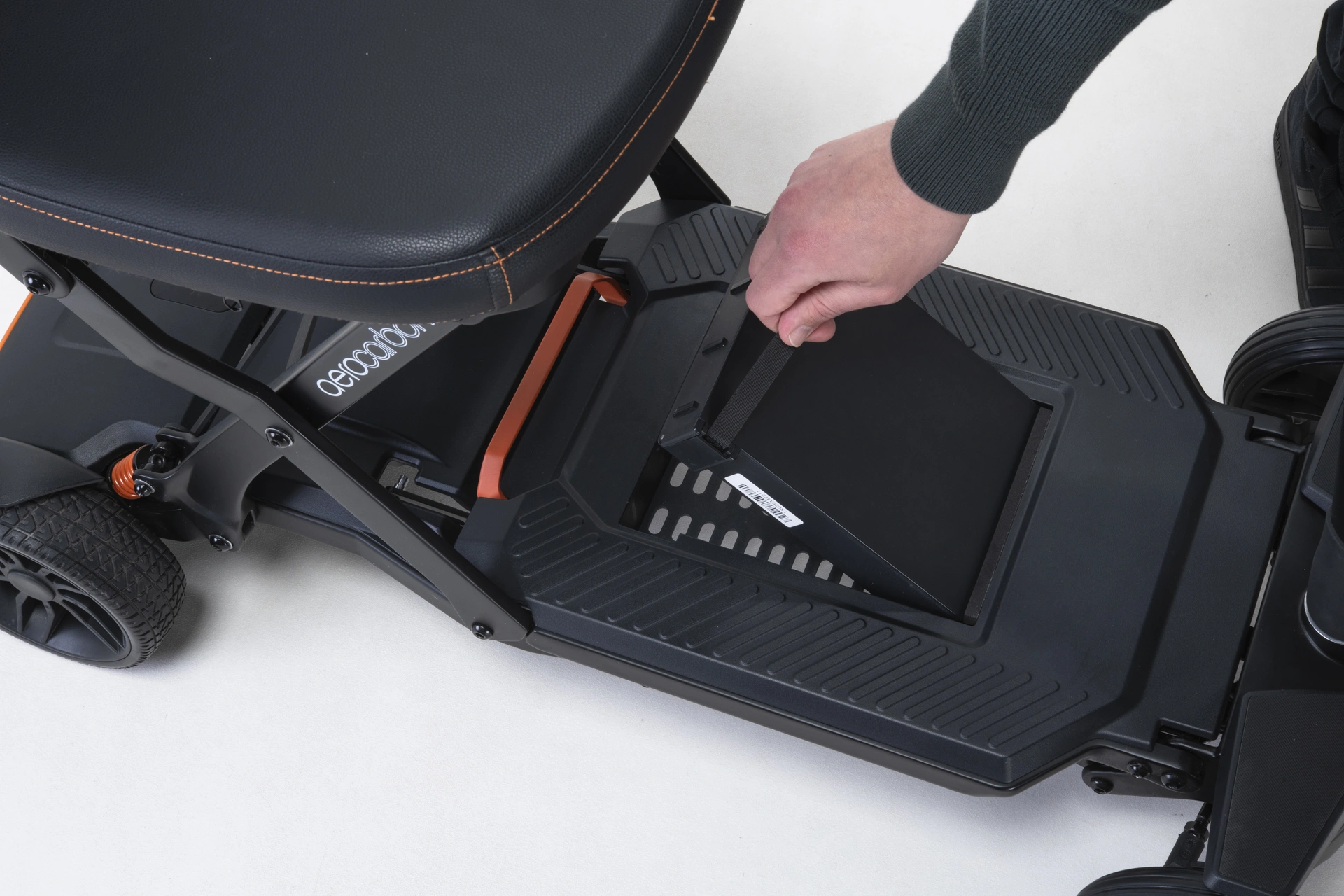 AeroCarbon20Scooter_CFMFOLDBK209